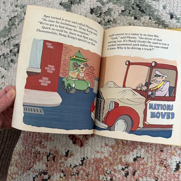 Hong Kong Phoney and the Fire Engine Mystery by Diane Sherman/Vintage 1977 book - Picture 9 of 9